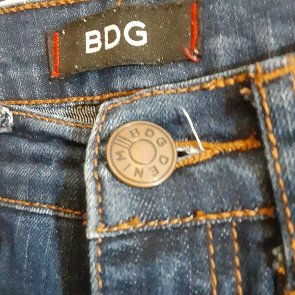 BDG- Urban Outfitters 26/30 High Rise Cigarette Ankle Jeans, Medium Wash - Picture 7 of 7